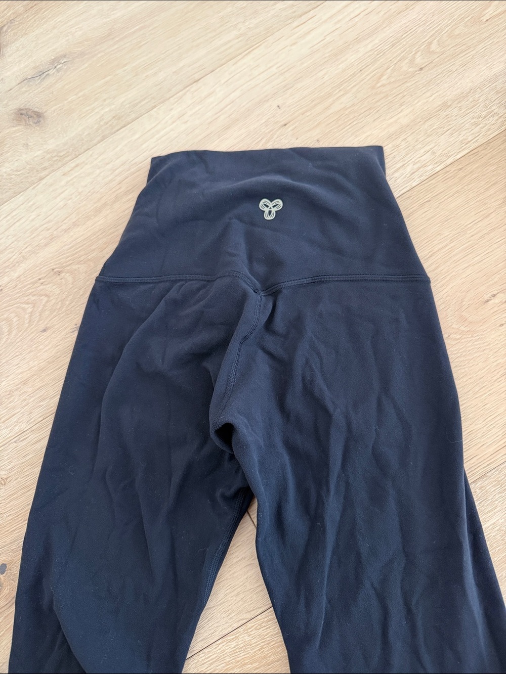 Aritzia Black High-Rise Leggings with Subtle Logo